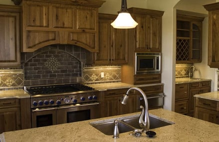 What are the benefits of faux granite countertops?